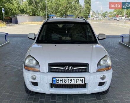 Білий Хендай Туксон, об'ємом двигуна 1.98 л та пробігом 225 тис. км за 8400 $, фото 4 на Automoto.ua