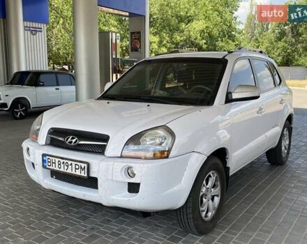 Білий Хендай Туксон, об'ємом двигуна 1.98 л та пробігом 225 тис. км за 8400 $, фото 1 на Automoto.ua