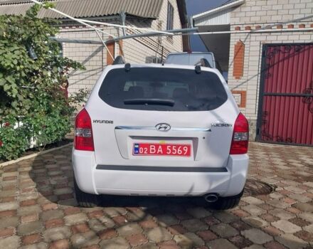Белый Хендай Туксон, объемом двигателя 2 л и пробегом 120 тыс. км за 9600 $, фото 7 на Automoto.ua