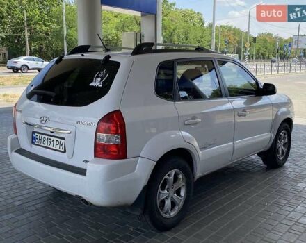 Білий Хендай Туксон, об'ємом двигуна 1.98 л та пробігом 225 тис. км за 8400 $, фото 9 на Automoto.ua