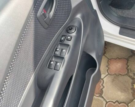 Белый Хендай Туксон, объемом двигателя 2 л и пробегом 120 тыс. км за 9600 $, фото 10 на Automoto.ua
