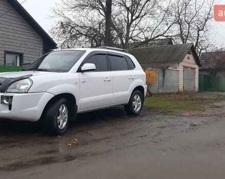 Белый Хендай Туксон, объемом двигателя 1.99 л и пробегом 191 тыс. км за 9300 $, фото 19 на Automoto.ua