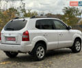 Белый Хендай Туксон, объемом двигателя 2 л и пробегом 221 тыс. км за 7700 $, фото 6 на Automoto.ua
