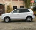 Белый Хендай Туксон, объемом двигателя 2 л и пробегом 221 тыс. км за 7700 $, фото 3 на Automoto.ua