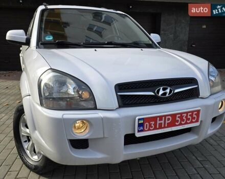 Хендай Туксон 2009 в Тернополе на Automoto.ua Белый Хендай Туксон, объемом двигателя 2 л и пробегом 212 тыс. км за 7350 $, фото 14 на Automoto.ua