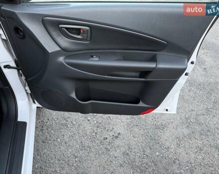 Білий Хендай Туксон, об'ємом двигуна 1.98 л та пробігом 163 тис. км за 8900 $, фото 30 на Automoto.ua