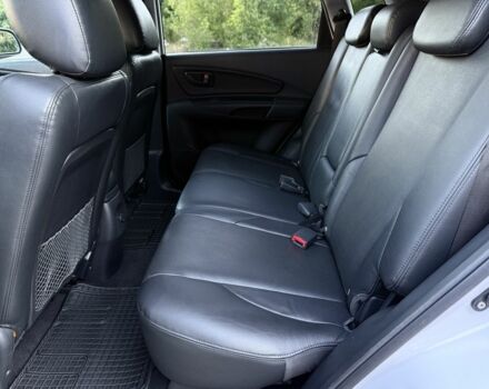 Белый Хендай Туксон, объемом двигателя 2 л и пробегом 163 тыс. км за 8700 $, фото 8 на Automoto.ua