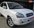 Хендай Туксон 2009 в Тернополе на Automoto.ua Белый Хендай Туксон, объемом двигателя 2 л и пробегом 212 тыс. км за 7350 $, фото 12 на Automoto.ua