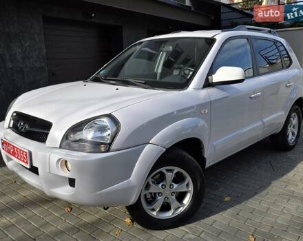 Хендай Туксон 2009 в Тернополе на Automoto.ua Белый Хендай Туксон, объемом двигателя 2 л и пробегом 212 тыс. км за 7350 $, фото 2 на Automoto.ua