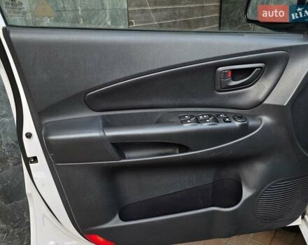 Хендай Туксон 2009 в Тернополе на Automoto.ua Белый Хендай Туксон, объемом двигателя 2 л и пробегом 212 тыс. км за 7350 $, фото 17 на Automoto.ua