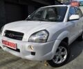 Хендай Туксон 2009 в Тернополе на Automoto.ua Белый Хендай Туксон, объемом двигателя 2 л и пробегом 212 тыс. км за 7350 $, фото 1 на Automoto.ua
