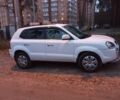 Білий Хендай Туксон, об'ємом двигуна 1.98 л та пробігом 220 тис. км за 9500 $, фото 2 на Automoto.ua