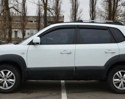 Білий Хендай Туксон, об'ємом двигуна 1.98 л та пробігом 186 тис. км за 8777 $, фото 4 на Automoto.ua