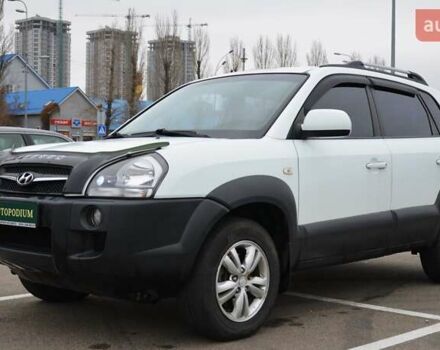 Білий Хендай Туксон, об'ємом двигуна 1.98 л та пробігом 186 тис. км за 8777 $, фото 3 на Automoto.ua
