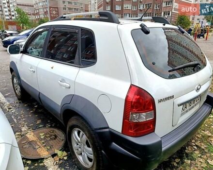 Хендай Туксон 2012 у Києві на Automoto.ua Білий Хендай Туксон, об'ємом двигуна 1.98 л та пробігом 200 тис. км за 9000 $, фото 4 на Automoto.ua