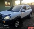 Белый Хендай Туксон, объемом двигателя 2 л и пробегом 151 тыс. км за 9999 $, фото 3 на Automoto.ua
