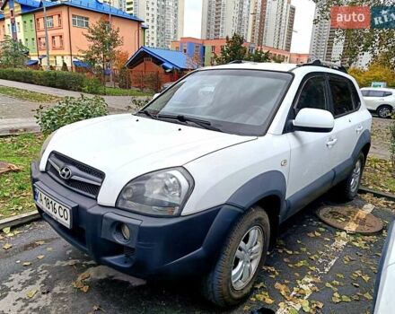 Хендай Туксон 2012 у Києві на Automoto.ua Білий Хендай Туксон, об'ємом двигуна 1.98 л та пробігом 200 тис. км за 9000 $, фото 7 на Automoto.ua