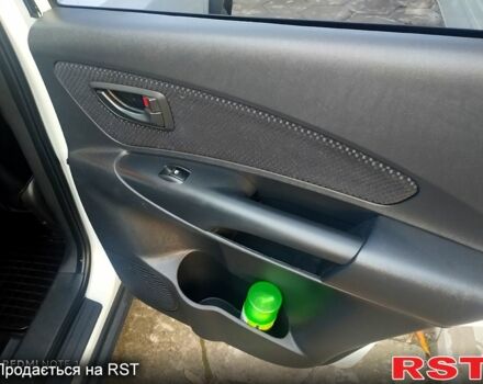 Белый Хендай Туксон, объемом двигателя 2 л и пробегом 151 тыс. км за 9999 $, фото 8 на Automoto.ua