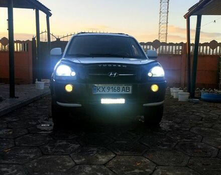 Белый Хендай Туксон, объемом двигателя 2 л и пробегом 151 тыс. км за 9999 $, фото 11 на Automoto.ua