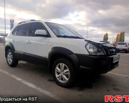 Белый Хендай Туксон, объемом двигателя 2 л и пробегом 151 тыс. км за 9999 $, фото 6 на Automoto.ua