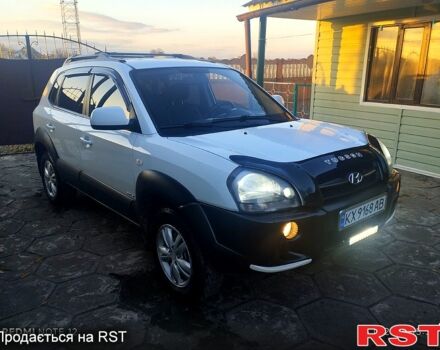 Белый Хендай Туксон, объемом двигателя 2 л и пробегом 151 тыс. км за 9999 $, фото 2 на Automoto.ua