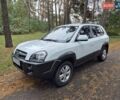 Белый Хендай Туксон, объемом двигателя 1.98 л и пробегом 175 тыс. км за 10500 $, фото 6 на Automoto.ua