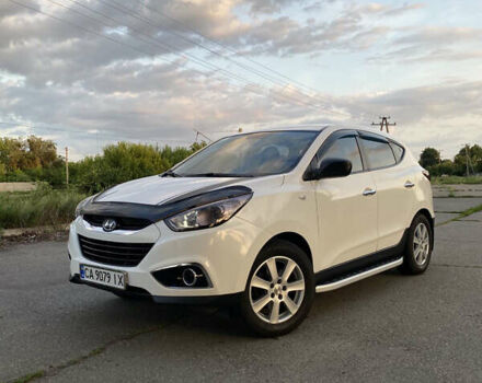 Білий Хендай Туксон, об'ємом двигуна 1.69 л та пробігом 200 тис. км за 10500 $, фото 1 на Automoto.ua