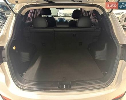 Белый Хендай Туксон, объемом двигателя 2 л и пробегом 150 тыс. км за 14500 $, фото 8 на Automoto.ua