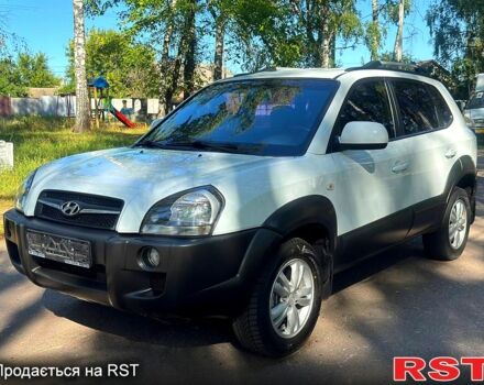 Белый Хендай Туксон, объемом двигателя 2 л и пробегом 142 тыс. км за 10280 $, фото 1 на Automoto.ua