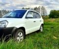 Белый Хендай Туксон, объемом двигателя 2 л и пробегом 170 тыс. км за 9000 $, фото 3 на Automoto.ua