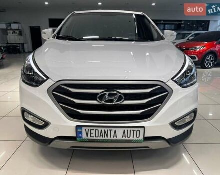 Белый Хендай Туксон, объемом двигателя 2 л и пробегом 150 тыс. км за 14500 $, фото 1 на Automoto.ua