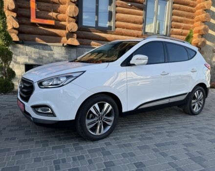 Белый Хендай Туксон, объемом двигателя 2 л и пробегом 163 тыс. км за 14000 $, фото 3 на Automoto.ua