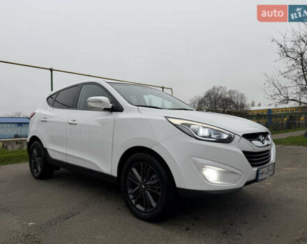 Белый Хендай Туксон, объемом двигателя 2 л и пробегом 99 тыс. км за 15500 $, фото 2 на Automoto.ua