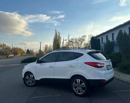 Белый Хендай Туксон, объемом двигателя 2 л и пробегом 182 тыс. км за 14900 $, фото 14 на Automoto.ua