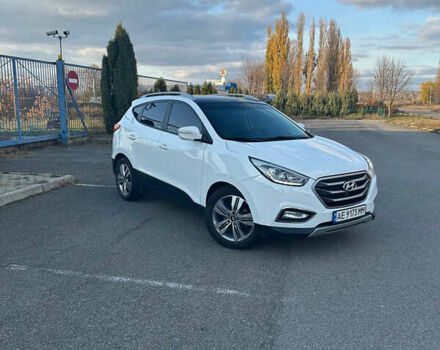 Белый Хендай Туксон, объемом двигателя 2 л и пробегом 182 тыс. км за 14900 $, фото 3 на Automoto.ua