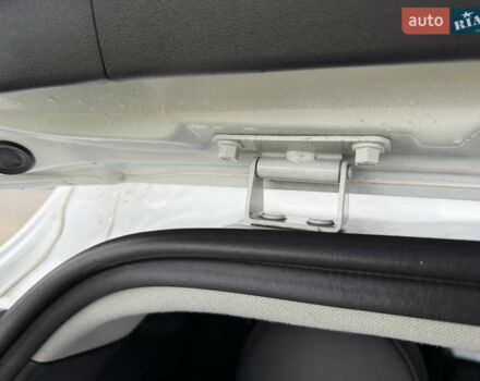 Белый Хендай Туксон, объемом двигателя 2 л и пробегом 99 тыс. км за 15500 $, фото 17 на Automoto.ua