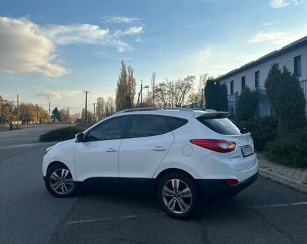 Белый Хендай Туксон, объемом двигателя 2 л и пробегом 182 тыс. км за 14900 $, фото 10 на Automoto.ua
