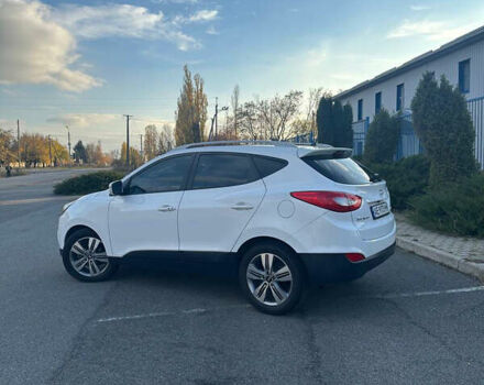 Белый Хендай Туксон, объемом двигателя 2 л и пробегом 182 тыс. км за 14900 $, фото 15 на Automoto.ua