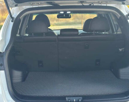 Белый Хендай Туксон, объемом двигателя 2 л и пробегом 182 тыс. км за 14900 $, фото 23 на Automoto.ua