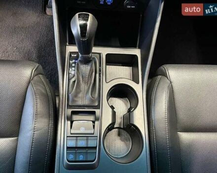 Белый Хендай Туксон, объемом двигателя 2 л и пробегом 152 тыс. км за 18800 $, фото 15 на Automoto.ua