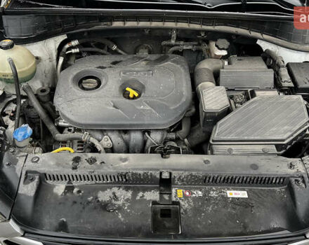 Белый Хендай Туксон, объемом двигателя 2 л и пробегом 180 тыс. км за 16300 $, фото 7 на Automoto.ua