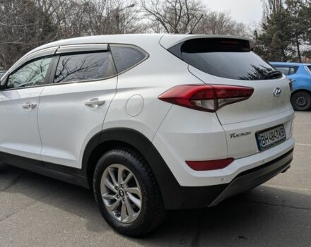 Белый Хендай Туксон, объемом двигателя 2 л и пробегом 203 тыс. км за 16500 $, фото 2 на Automoto.ua