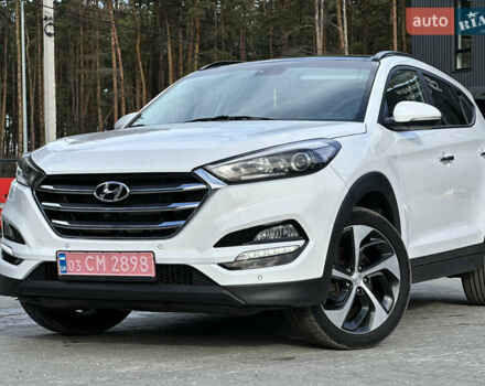 Белый Хендай Туксон, объемом двигателя 2 л и пробегом 167 тыс. км за 15999 $, фото 1 на Automoto.ua