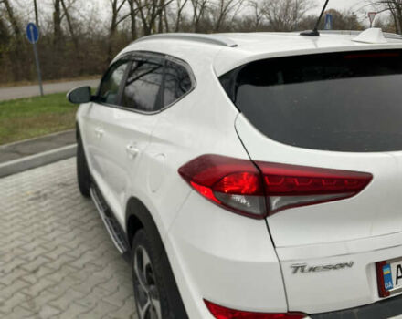 Белый Хендай Туксон, объемом двигателя 1.59 л и пробегом 156 тыс. км за 16000 $, фото 6 на Automoto.ua