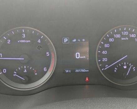 Белый Хендай Туксон, объемом двигателя 2 л и пробегом 203 тыс. км за 16500 $, фото 5 на Automoto.ua