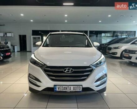 Белый Хендай Туксон, объемом двигателя 2 л и пробегом 152 тыс. км за 18800 $, фото 1 на Automoto.ua