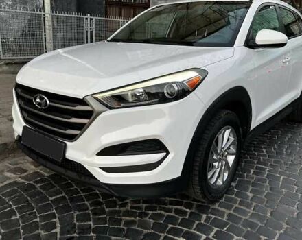 Белый Хендай Туксон, объемом двигателя 2 л и пробегом 99 тыс. км за 10600 $, фото 1 на Automoto.ua