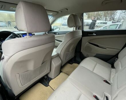 Белый Хендай Туксон, объемом двигателя 1.6 л и пробегом 156 тыс. км за 16000 $, фото 15 на Automoto.ua