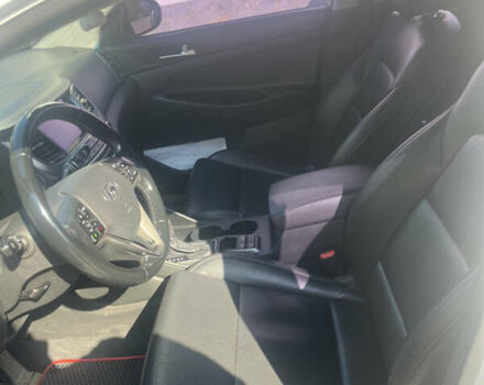 Белый Хендай Туксон, объемом двигателя 2 л и пробегом 230 тыс. км за 16800 $, фото 7 на Automoto.ua