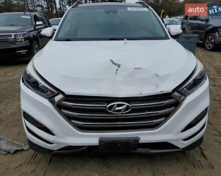 Белый Хендай Туксон, объемом двигателя 1.6 л и пробегом 137 тыс. км за 3000 $, фото 4 на Automoto.ua